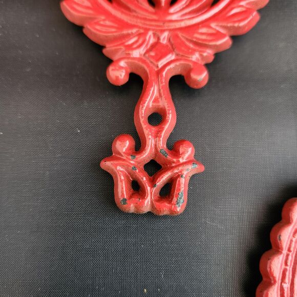 Cast Iron Eagle Tulip & Wheel Mini Footed Trivets Red Enamel Set 3 VTG Wilton - Picture 5 of 9